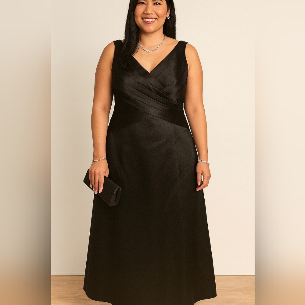 Source Unknown Black Midi Dress